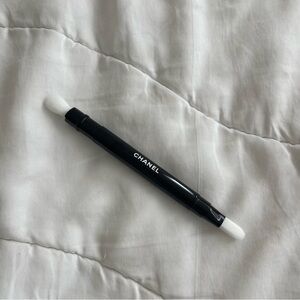 Chanel eye brush